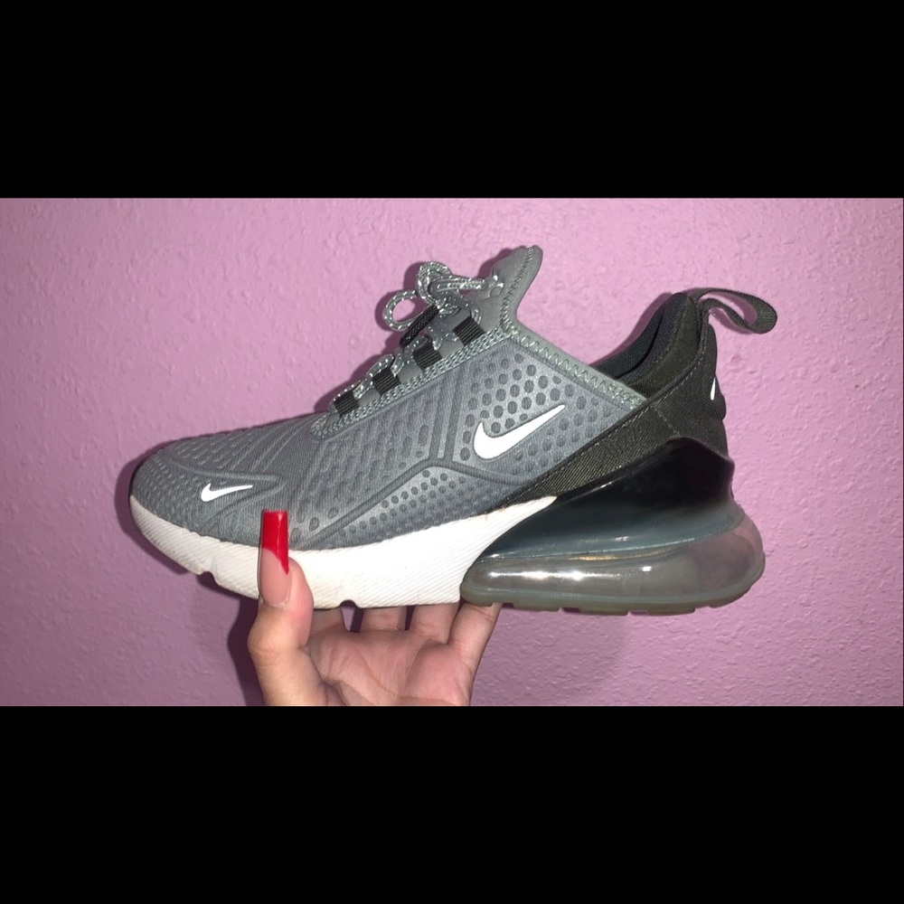 Nike 270s